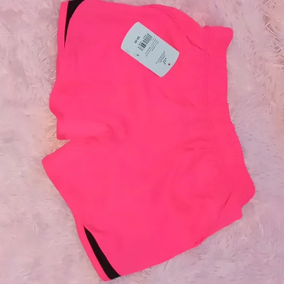 Shorts - Picture 2 of 3